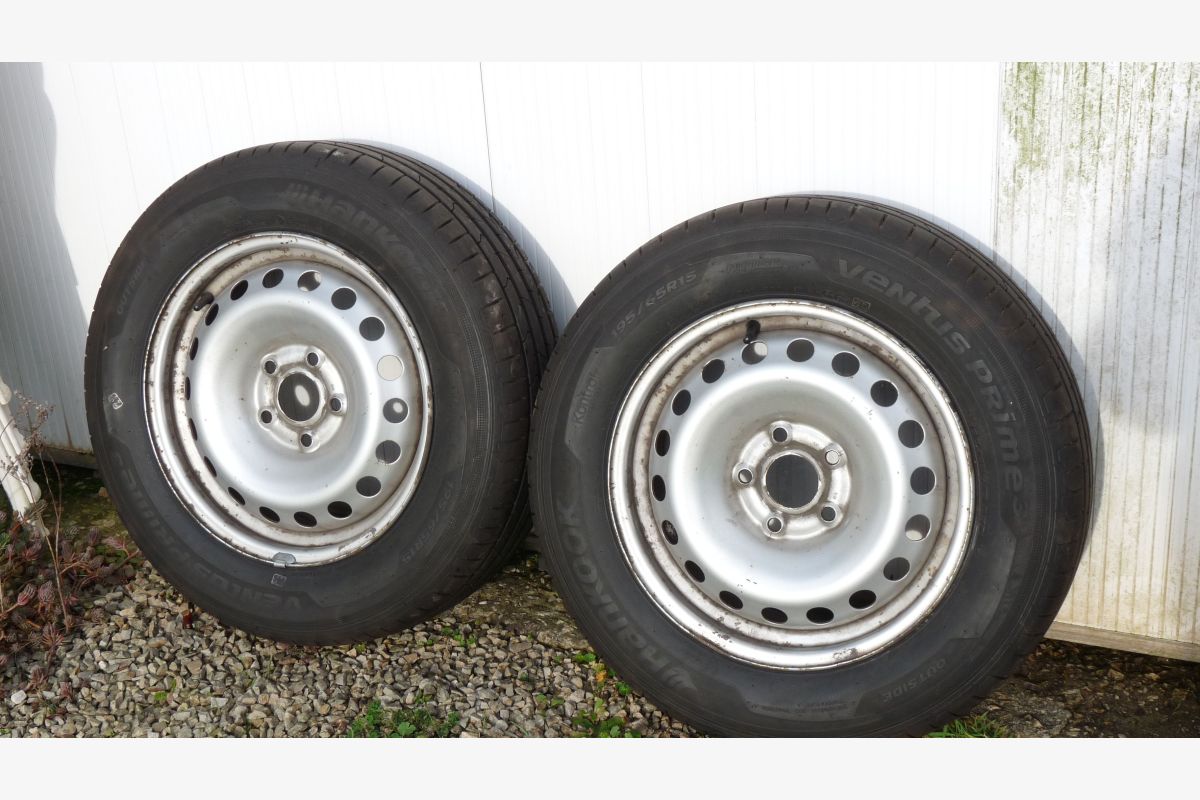 5 roues - 301587_2b51ce6d09f2dcf2b0ff58a8107a5cb7.jpg