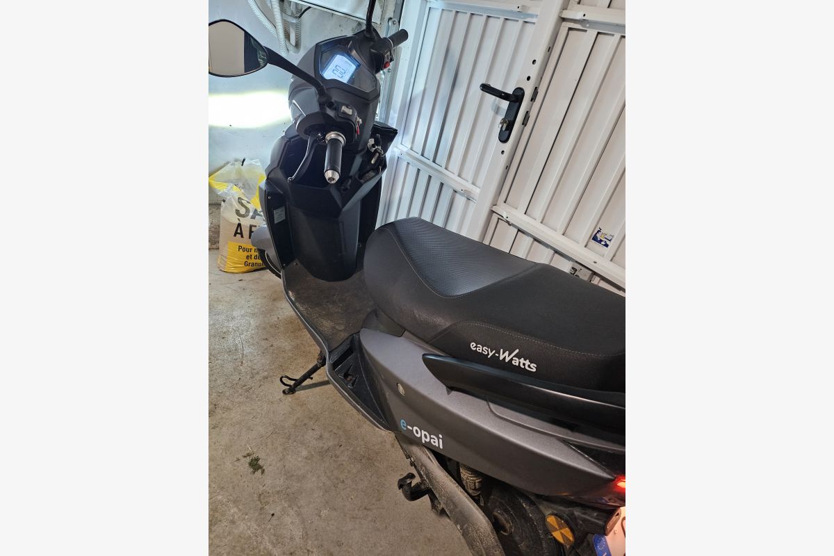 SCOOTER ELECTRIQUE 50CC - 301685_670a32a4c175969336f9379993ada6bf.jpg