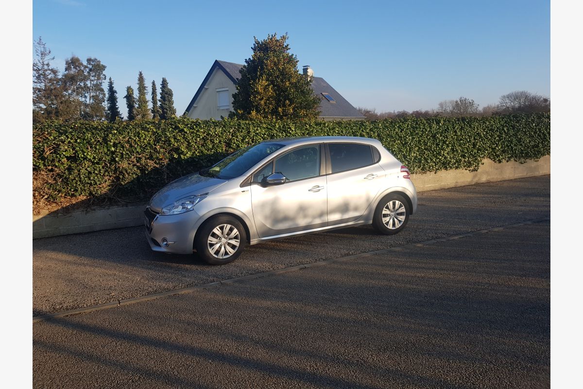 Photo 1 Vends 208 essence