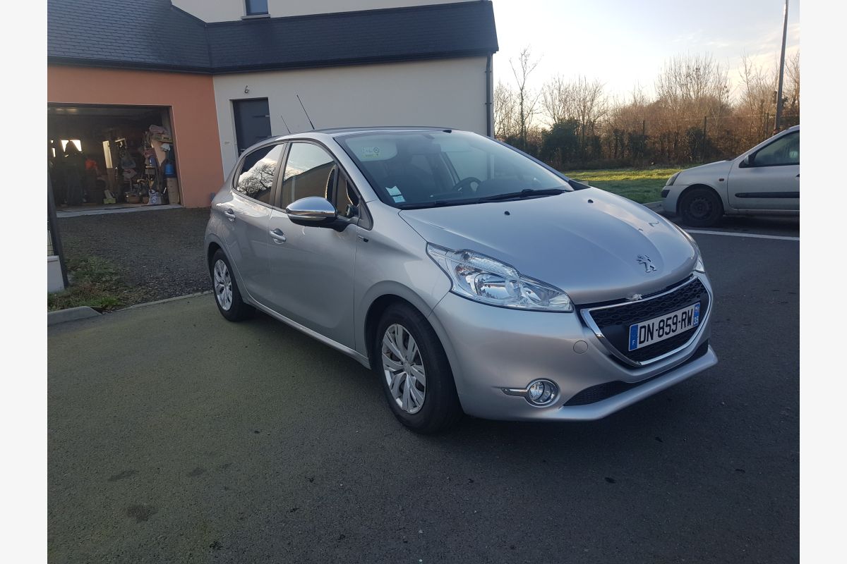 Vends 208 essence - 301687_a6be6ca4f05672433713796e766915b9.jpg