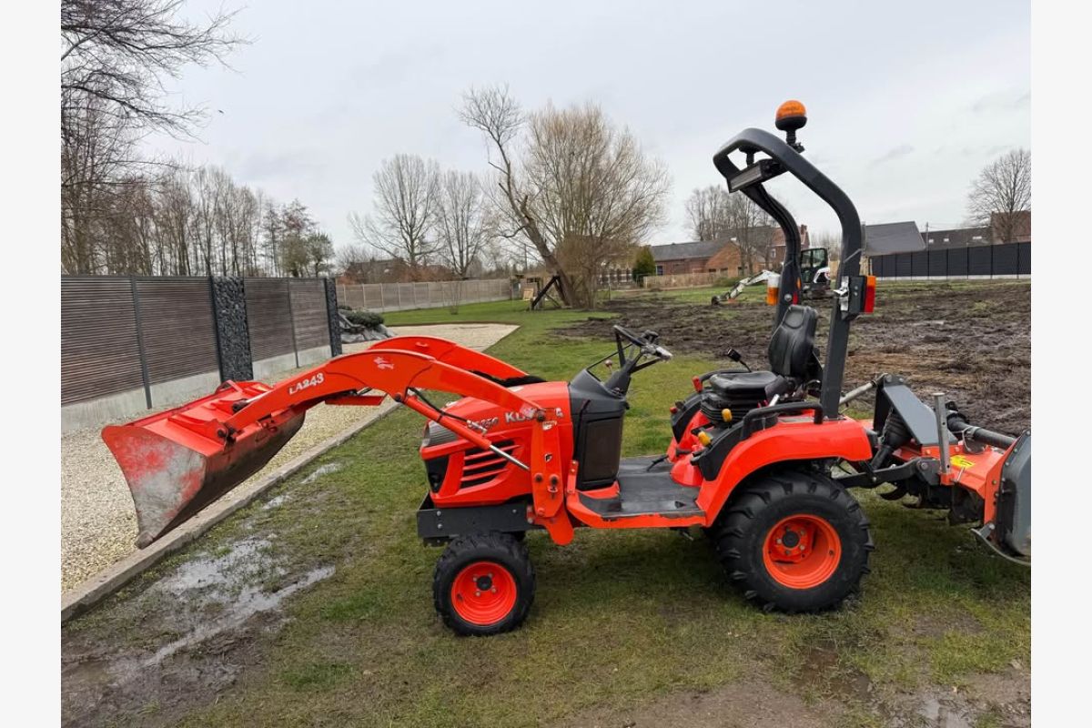 Photo 1 Tracteur Kubota BX2350