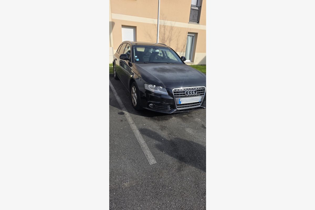 Photo 1 Audi A4 entière pour pièces