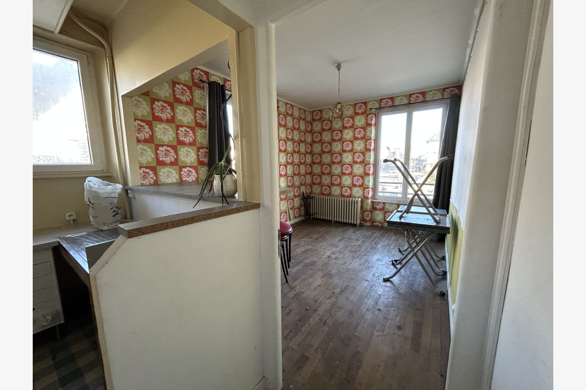  Immeuble en Pierre d'Angle – Murs & Fonds Libres - 301951_2d638479f93d4b11d76e752b564b1aa7.jpg