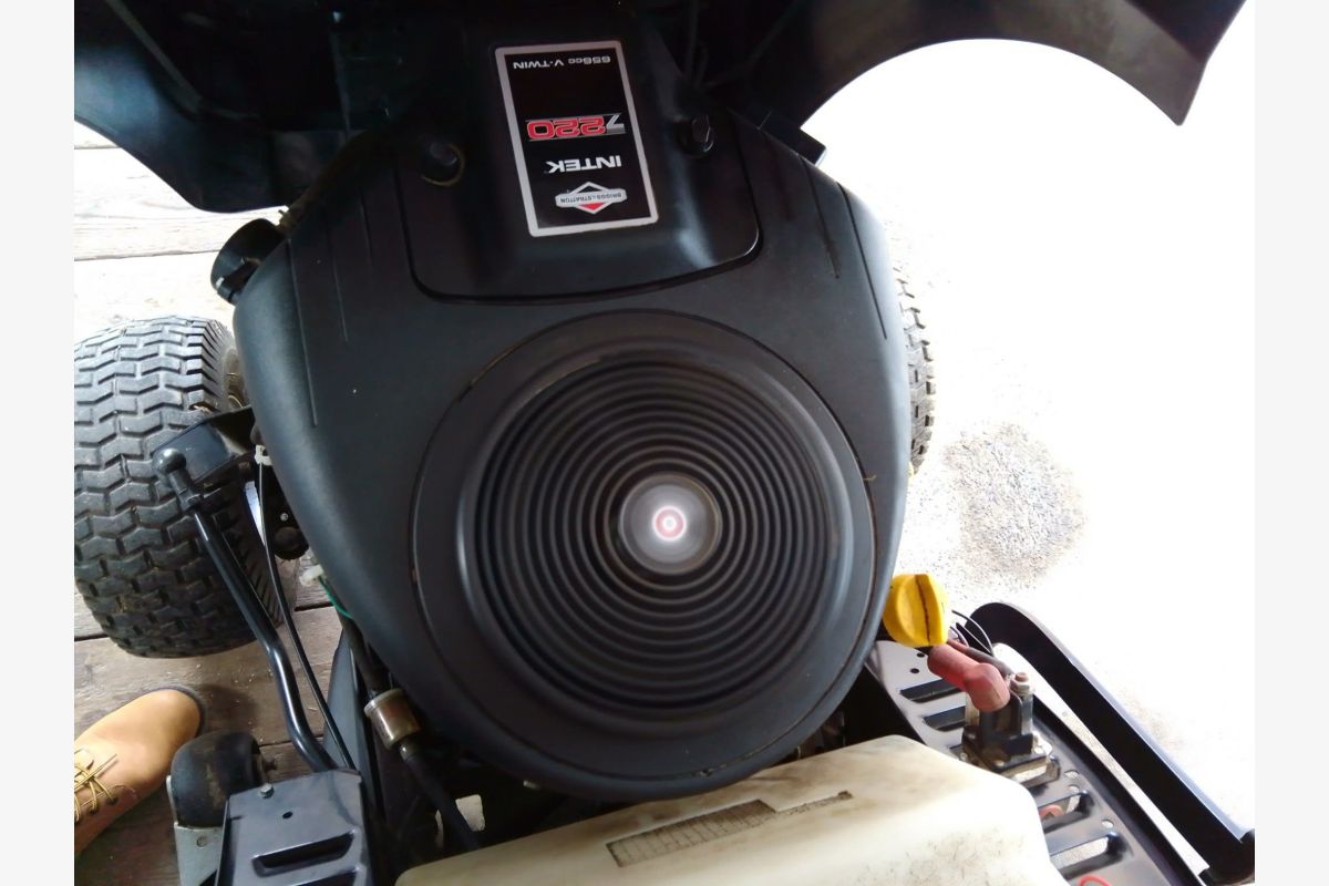 Tracteur tondeuse Sentar - 301981_aee5b1ecf740c63023abc30f94f850cc.jpg