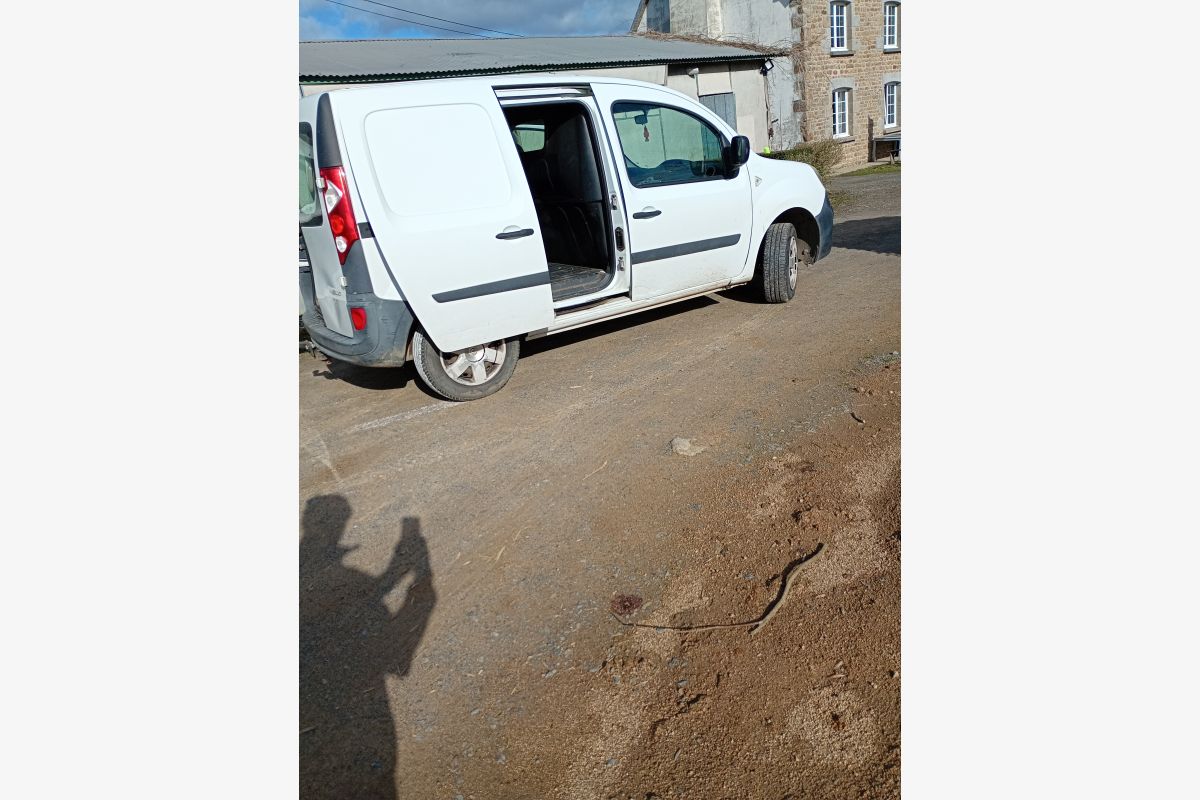 A vendre Kangoo - 301986_0ddd1c2df3e24160129a2568523a3fb2.jpg