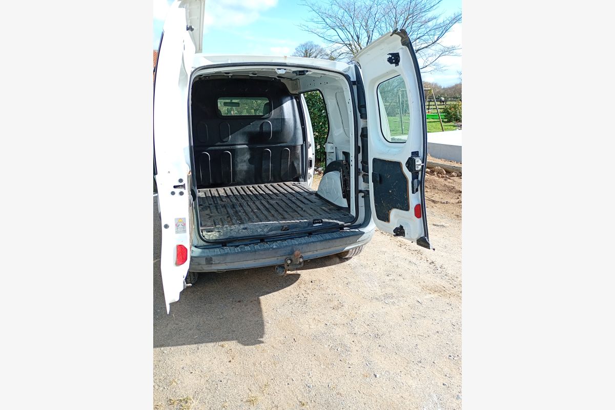 A vendre Kangoo - 301986_2af63c175484b6115c03490cf6a5308a.jpg