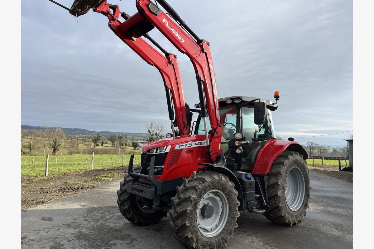 Photo 1 Tracteur MF 6713S + FL4327