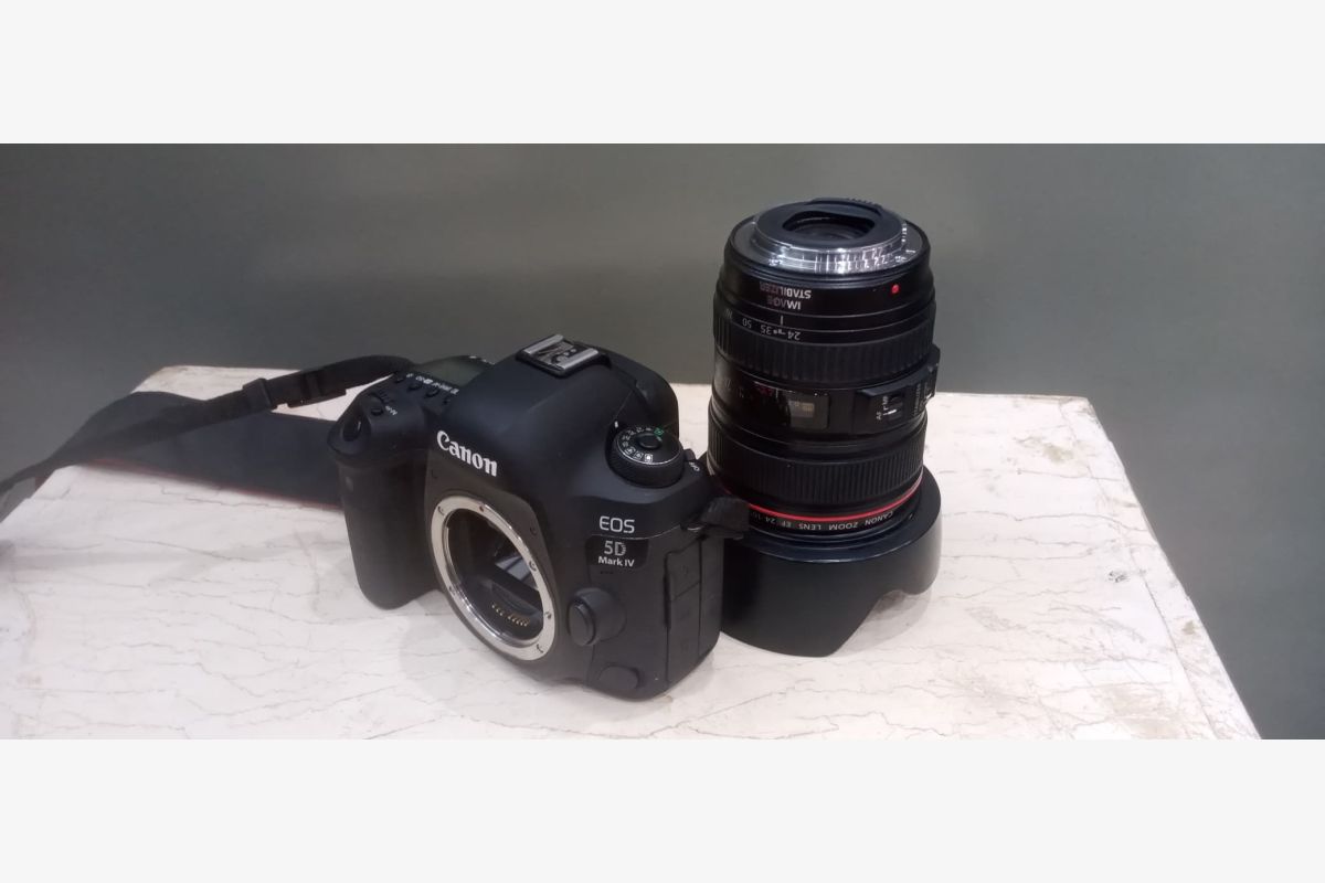 Photo 1 Canon EOS 5D Mark IV