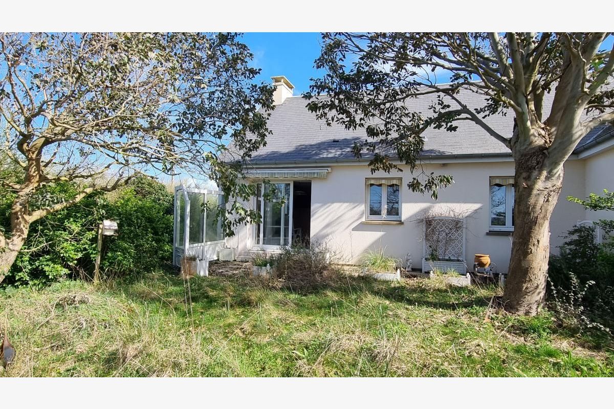 Photo 1 à 500 m de la plage et commerces, à v. pavillon construit e