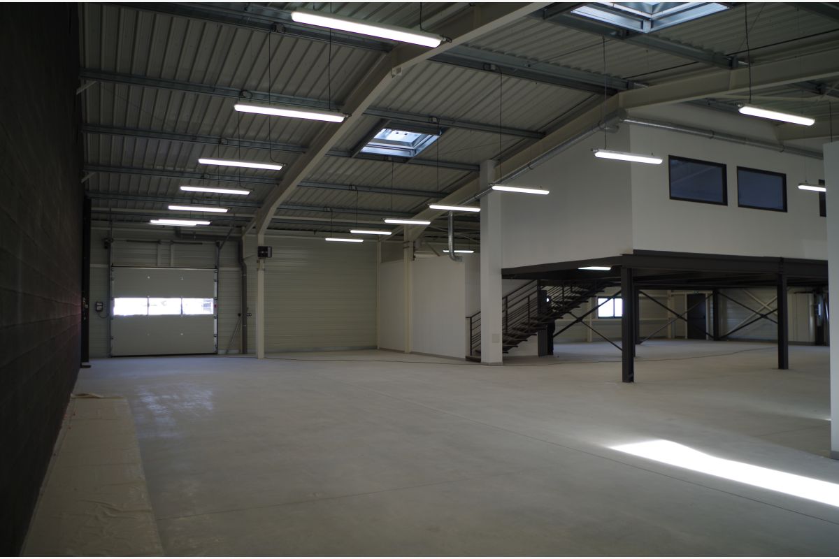 TARBES ZAC KENNEDY-location local d'activités 700 m2 - 30238595_5dd4bf75bcf6f50b246ac4db610f16bb.jpg