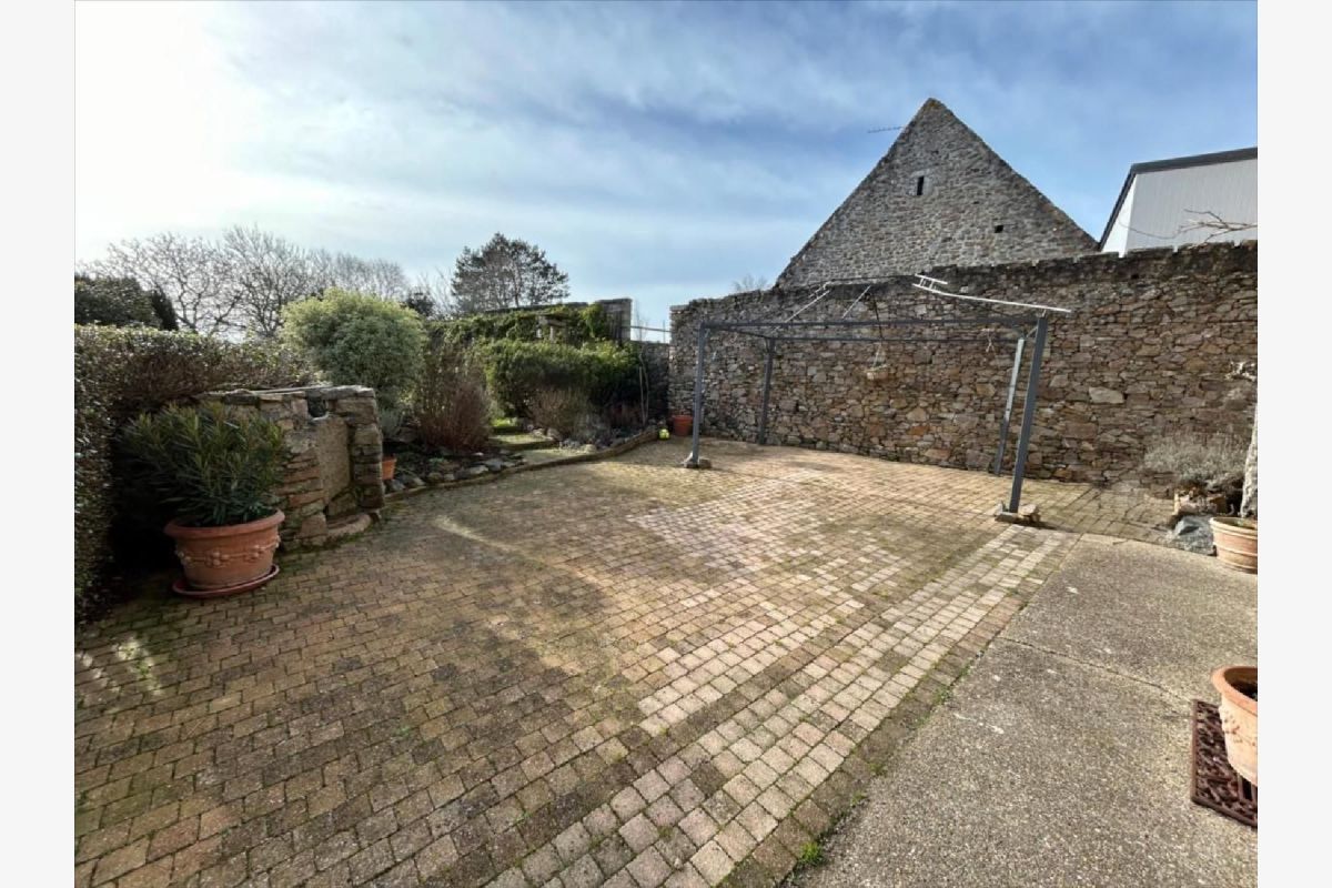 Photo 1 Me Fonty, notaire, Coutainville. Tél. 02.33.47.18.44www.font