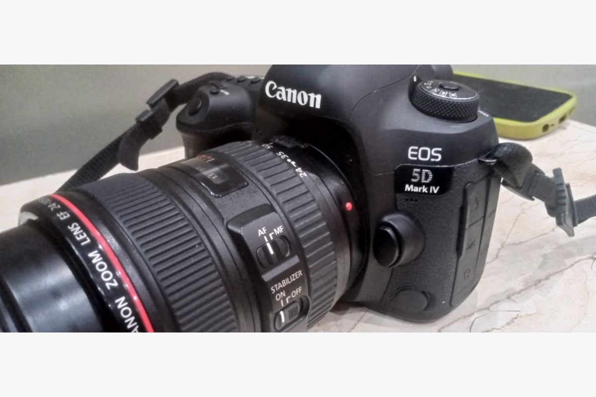 Photo 1 Canon EOS 5D Mark IV