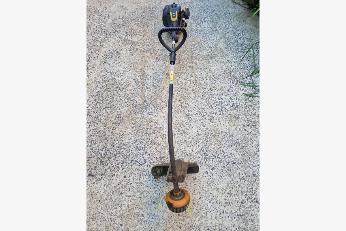 Photo 1 Coupe bordure thermique