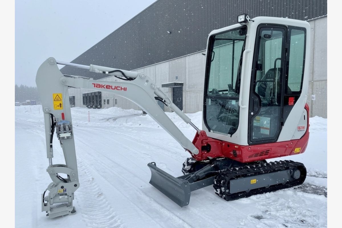 Photo 1 Takeuchi TB216 V4 - 1,9 tonne - Mini-pelle
