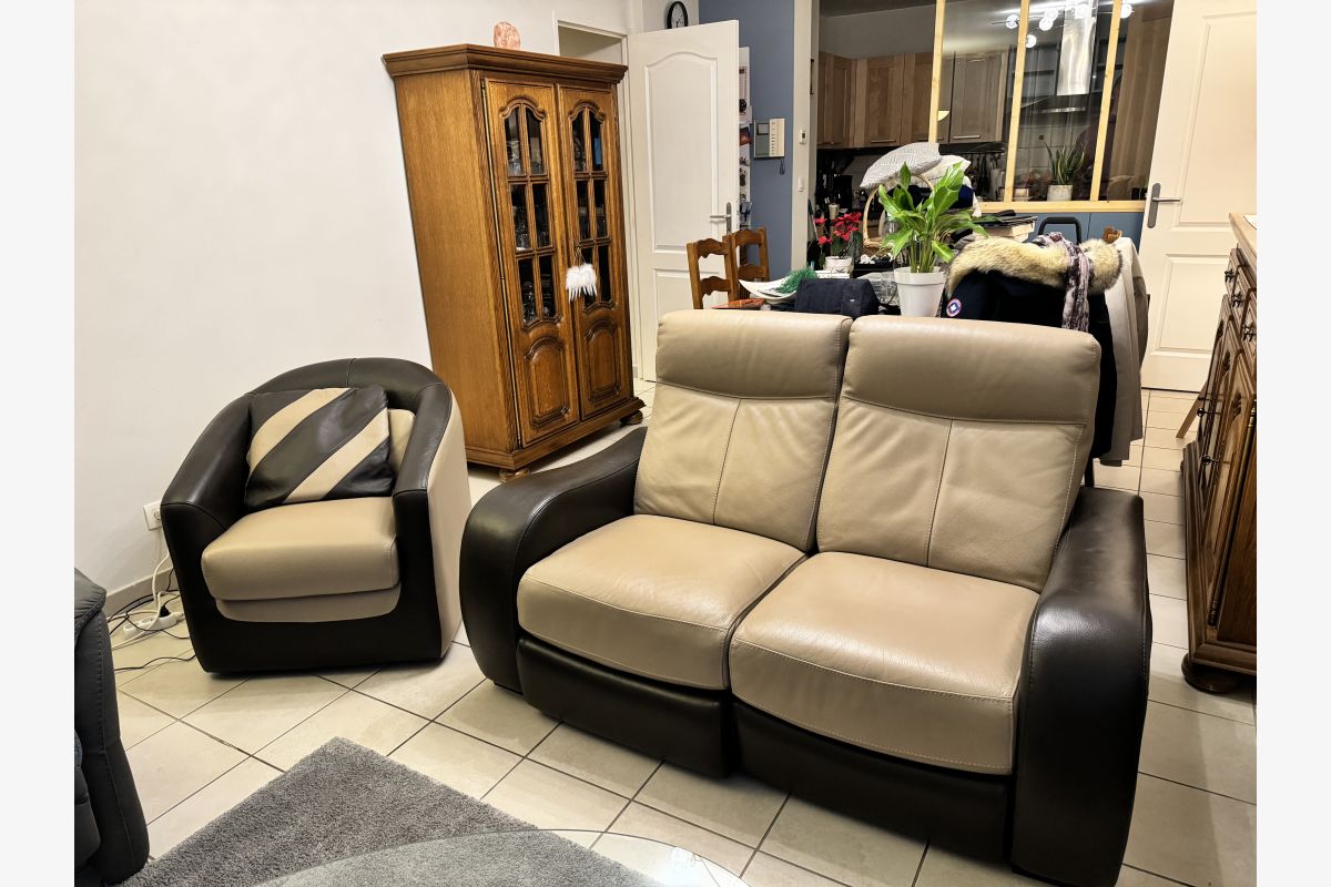 Photo 1 Canapé en cuir motorisé (sans fil) et fauteuil cabriolet 