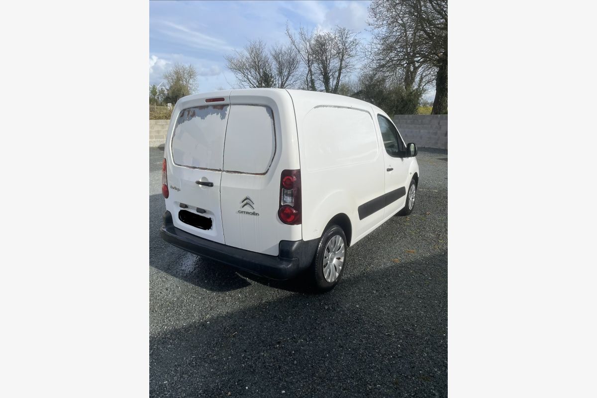Citroën Berlingo 1.6L HDI 90 ch 3 portes - 30239081_42aa2edbb72360dd2e9b6077c12b7fee.jpg