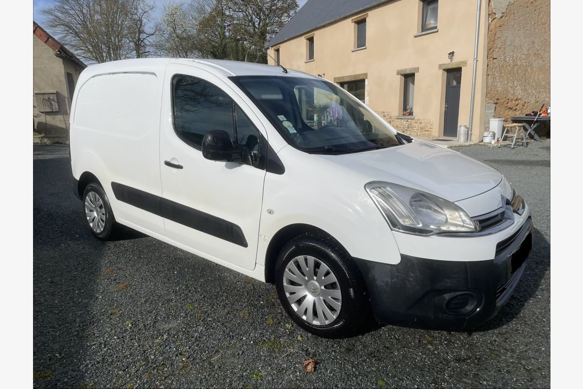 Citroën Berlingo 1.6L HDI 90 ch 3 portes - 30239081_745a03cc3e42c2fa7e9622b570aff617.jpg