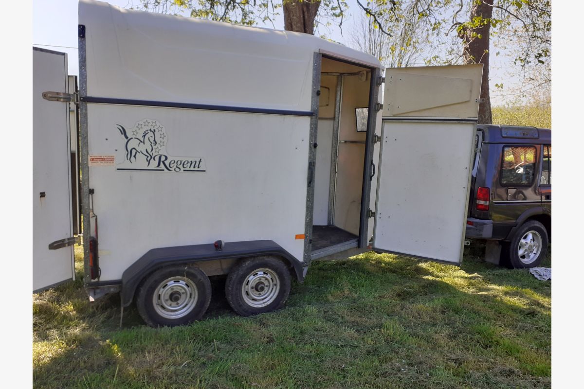 Photo 1 Van 2 places