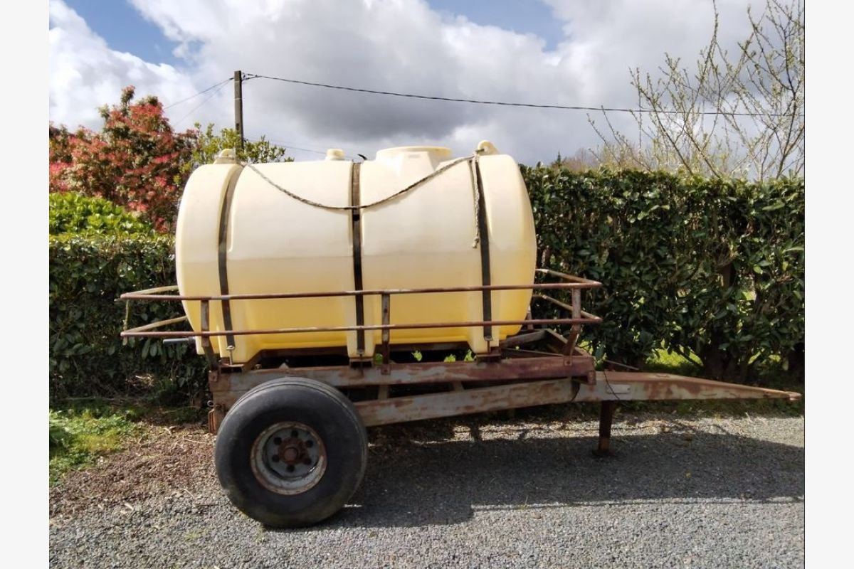 Photo 1 Tonne à eau