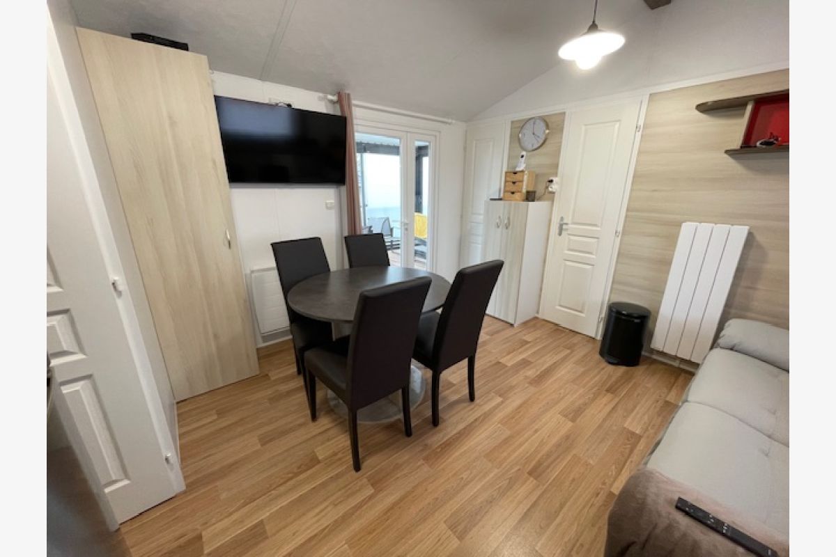 Terrain de loisir et mobil-home - 30239664_4605d01a175b156d72bcd8c7d5a25f0c.jpg