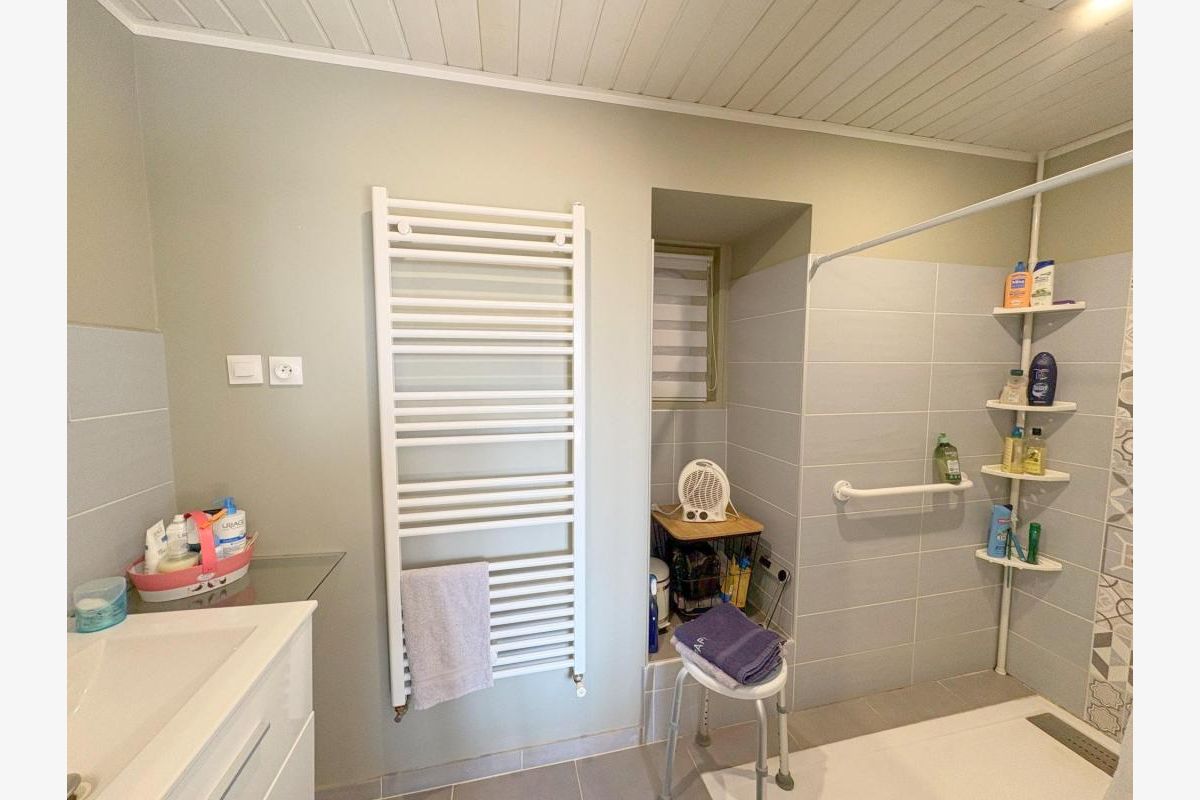 Une maison en pierres avec ses dépendances - 30239818_5.jpg