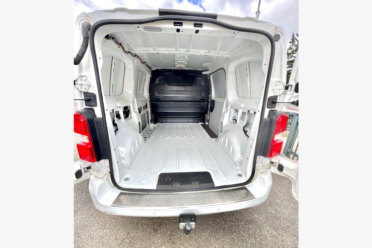 Jumpy M 150 - 30239905_6d8e8cf84f90da497f6fc47f83a2b171.jpg