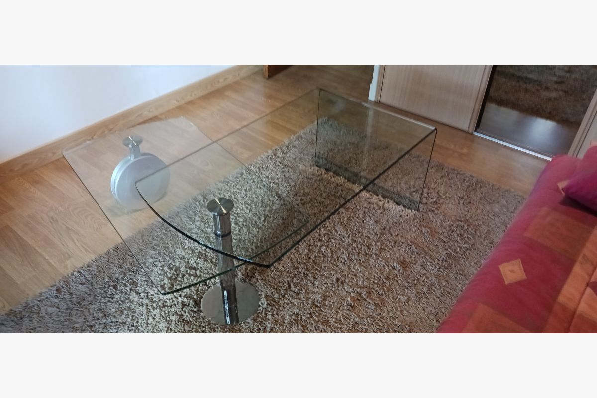 Table de salon en verre - 30239937_2479c34ce957350b97944a3cc717f466.jpg
