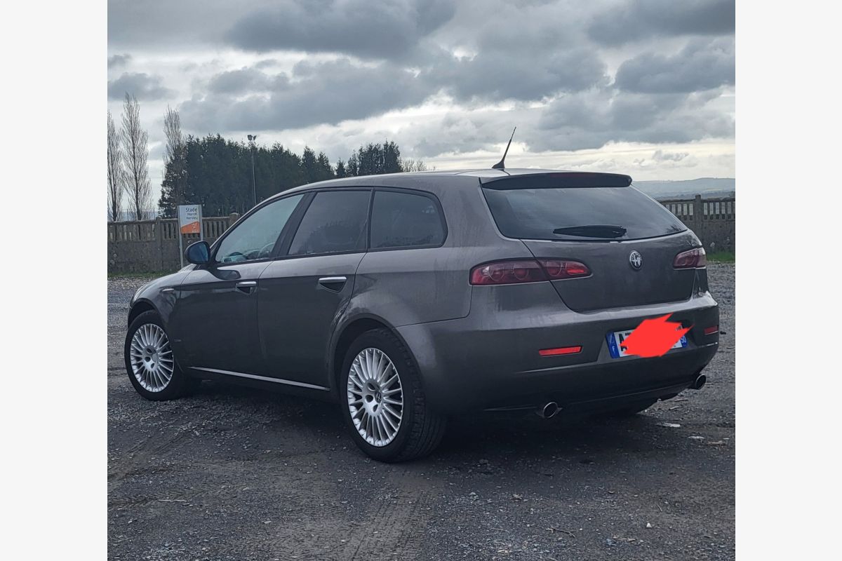 Alfa 159sw 200cv 233000kms - 30240399_76fee897a223cd8cf8bff57ed318c35f.jpg