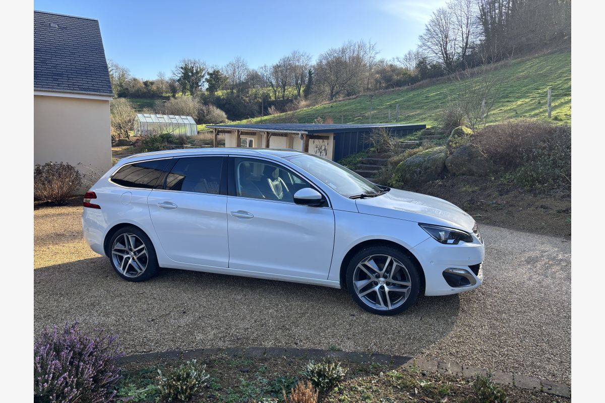 Peugeot 308 II - 30240430_75b1b8cd462ce60ca8ca303743a5c096.jpg