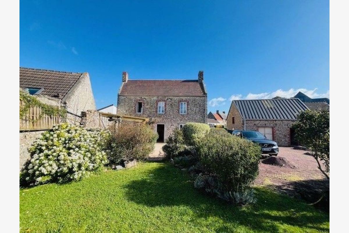 Photo 1 vds maison en pierre cpt 2 chambres + combles à aménager, sé