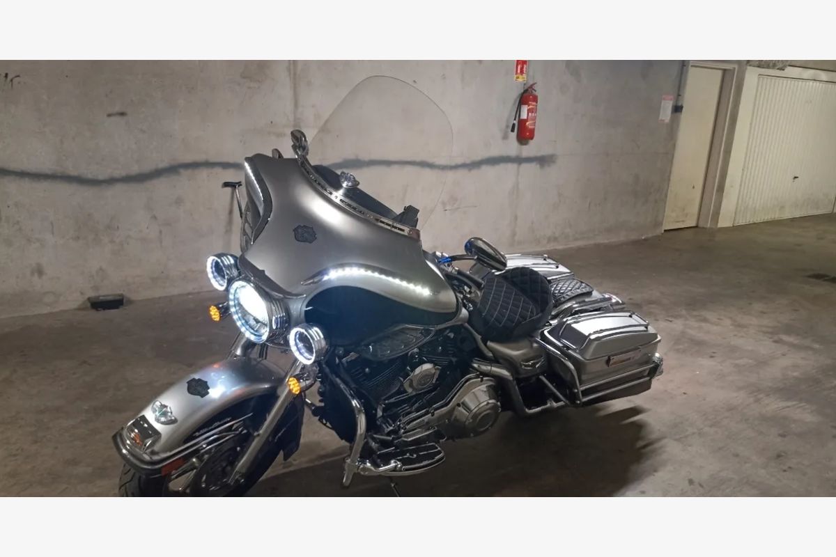 Harley electra glide - 30240500_8aa16d8fbeada9daf8214e64f07a343a.jpg