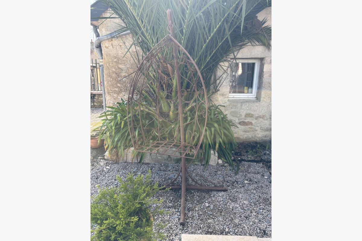 Photo 1 Œuf suspendu fer forgé 