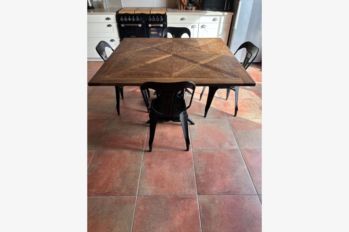 Photo 1 Table à manger