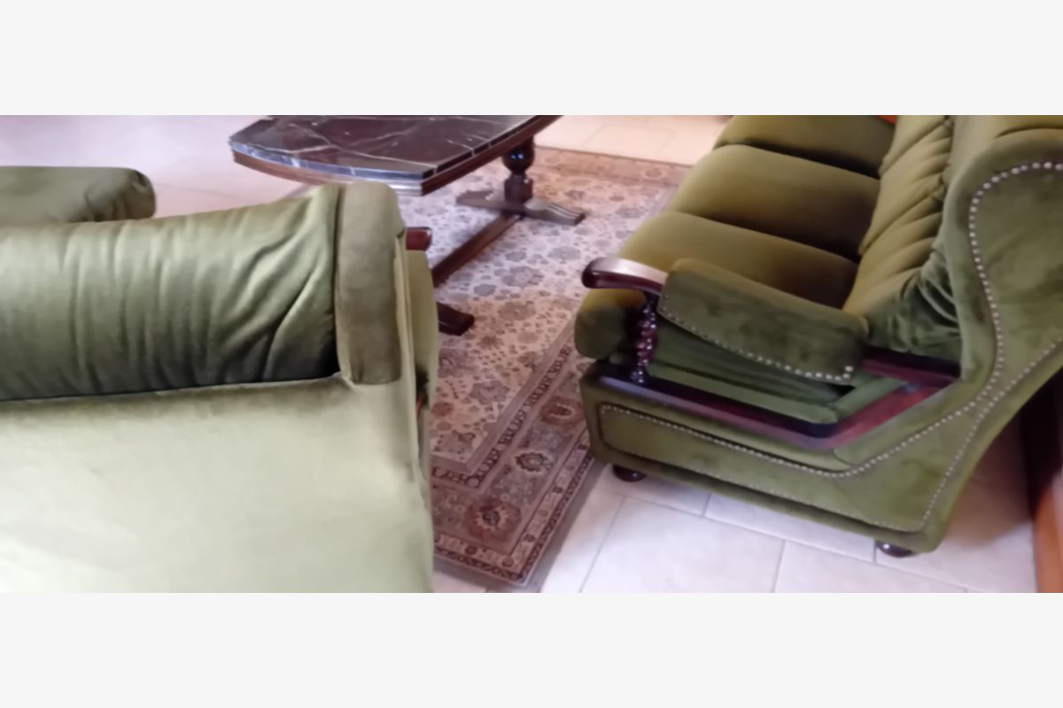 Salon 3 pièces plus table basse - 30240646_04bcbaa4e598eb01a063a83608e036e3.jpg