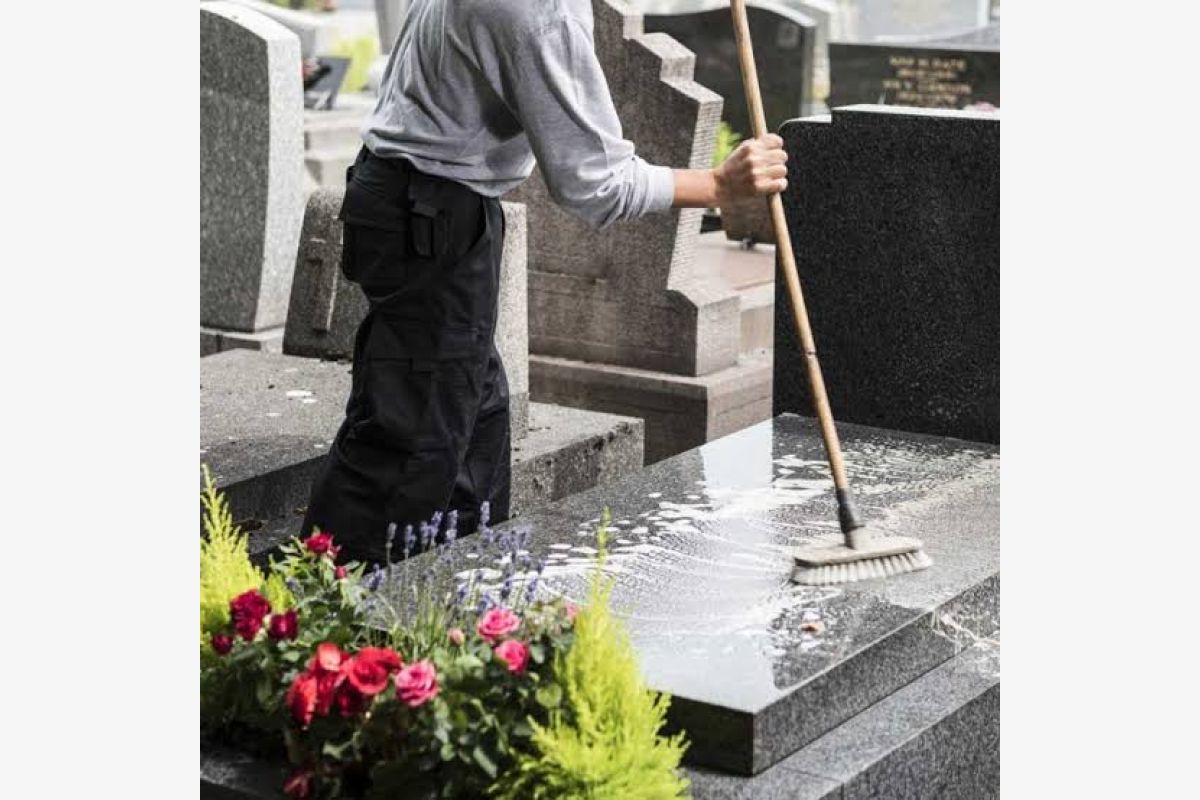 Nettoyage et entretien de Sépultures  - 30240896_09b66d5af7020ebe8eae4247dc78cb9f.jpg