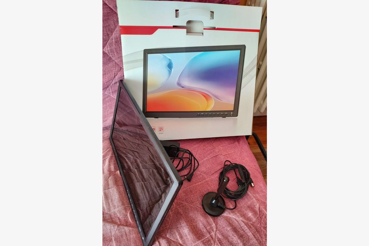 Photo 1 TV Portable 15,6 Pouces 1080p 