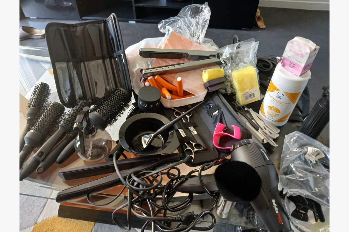 Kit de coiffure - 30241236_963b221670d3e1ffc16e86af26895863.jpg