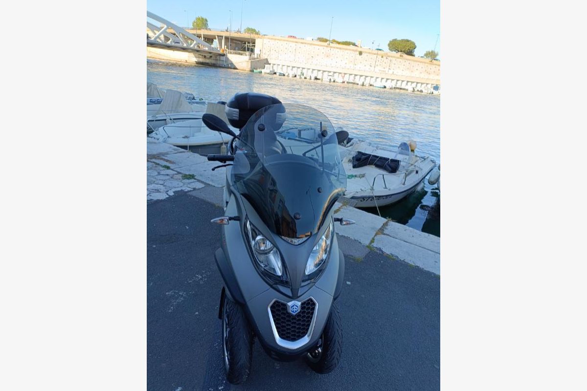Scooter Piaggio MP3 - 30241296_1a7993d6f6cc65681c41cf7b75ec7f75.jpg