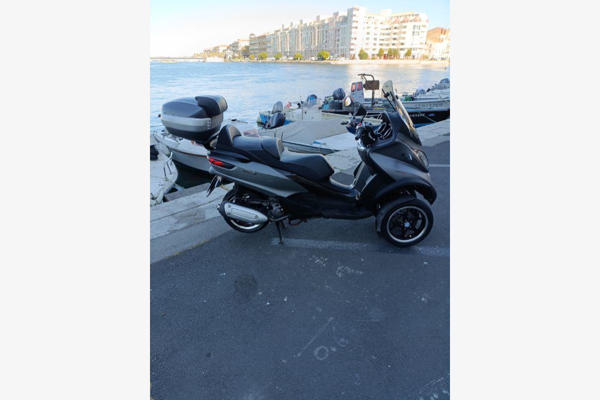 Scooter Piaggio MP3 - 30241296_86f7253a0ce689092265f437b3cdba1e.jpg
