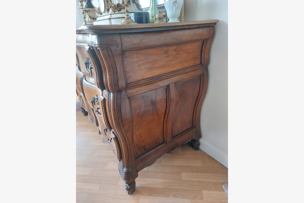 commode ancienne en noyer - 30241323_6cb18cbb28e633e04c94cfd46bd5423f.jpg
