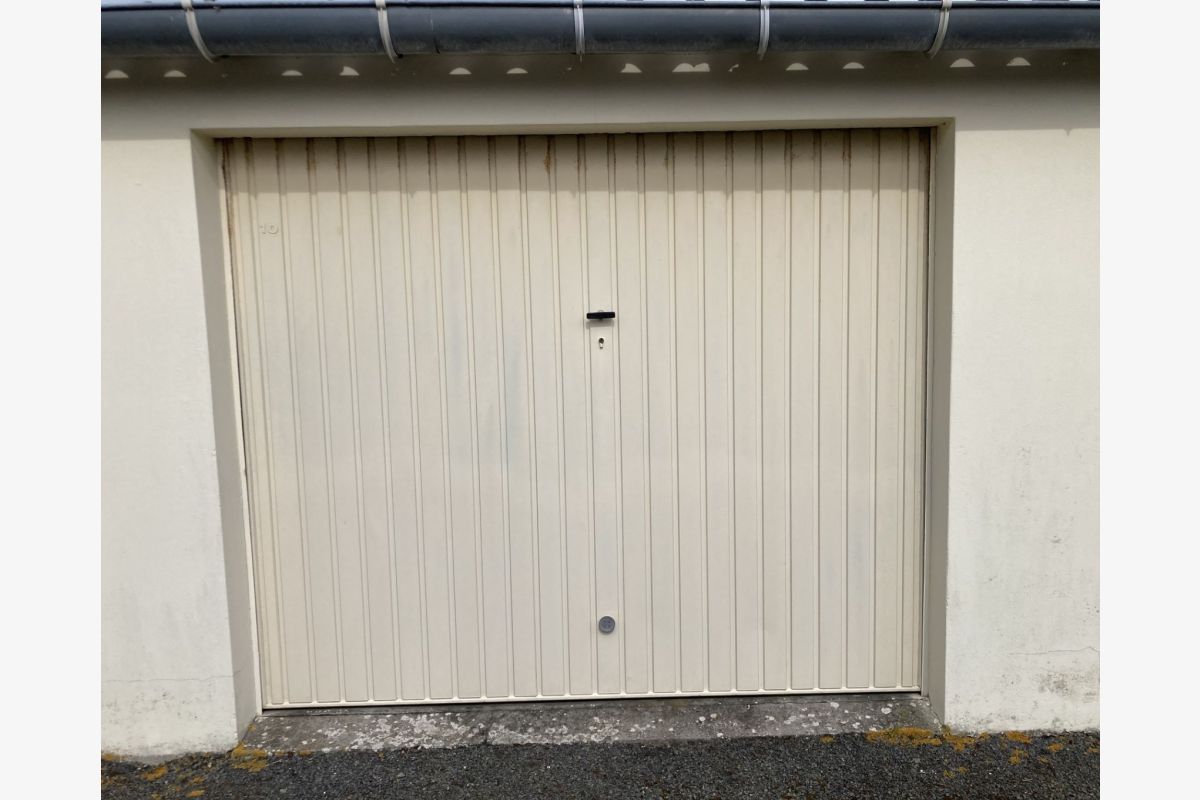 Photo 1 à vendre garages...