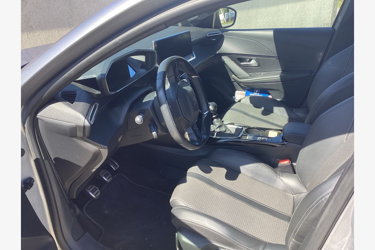 Peugeot 208 blueHDI finition GT - 30241633_d2bd524d35177b00ee795d6f07cd5762.jpg