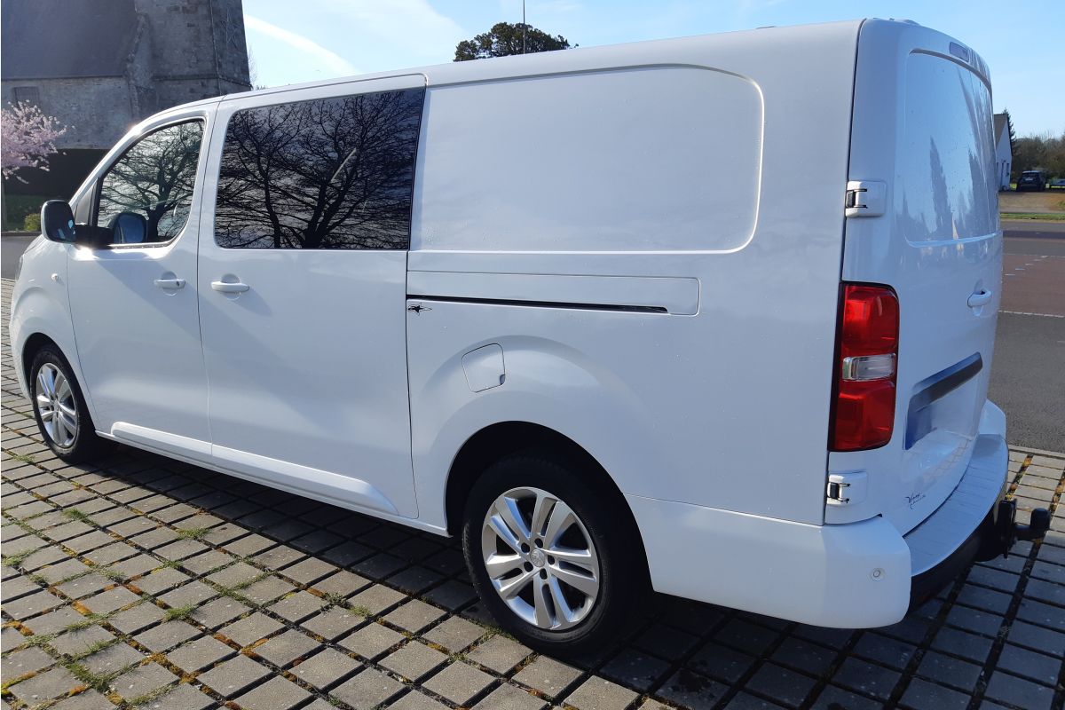 Peugeot Expert long 2 l HDI 180 cv Eat 8 cabine approfondie - 30242078_80f7d2b38a5d38853e4900b40d37e2a0.jpg