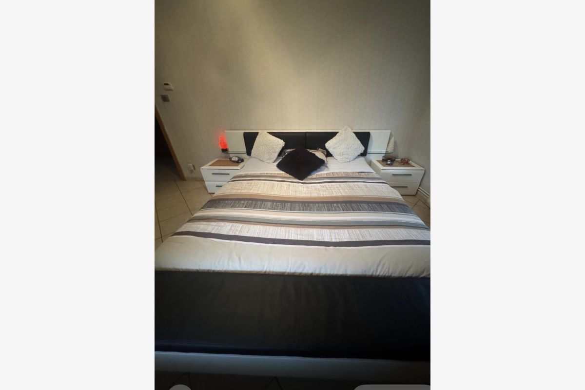 Vends chambre à coucher  - 30242174_6624c339f24cb4d38bb320818e5baefc.jpg