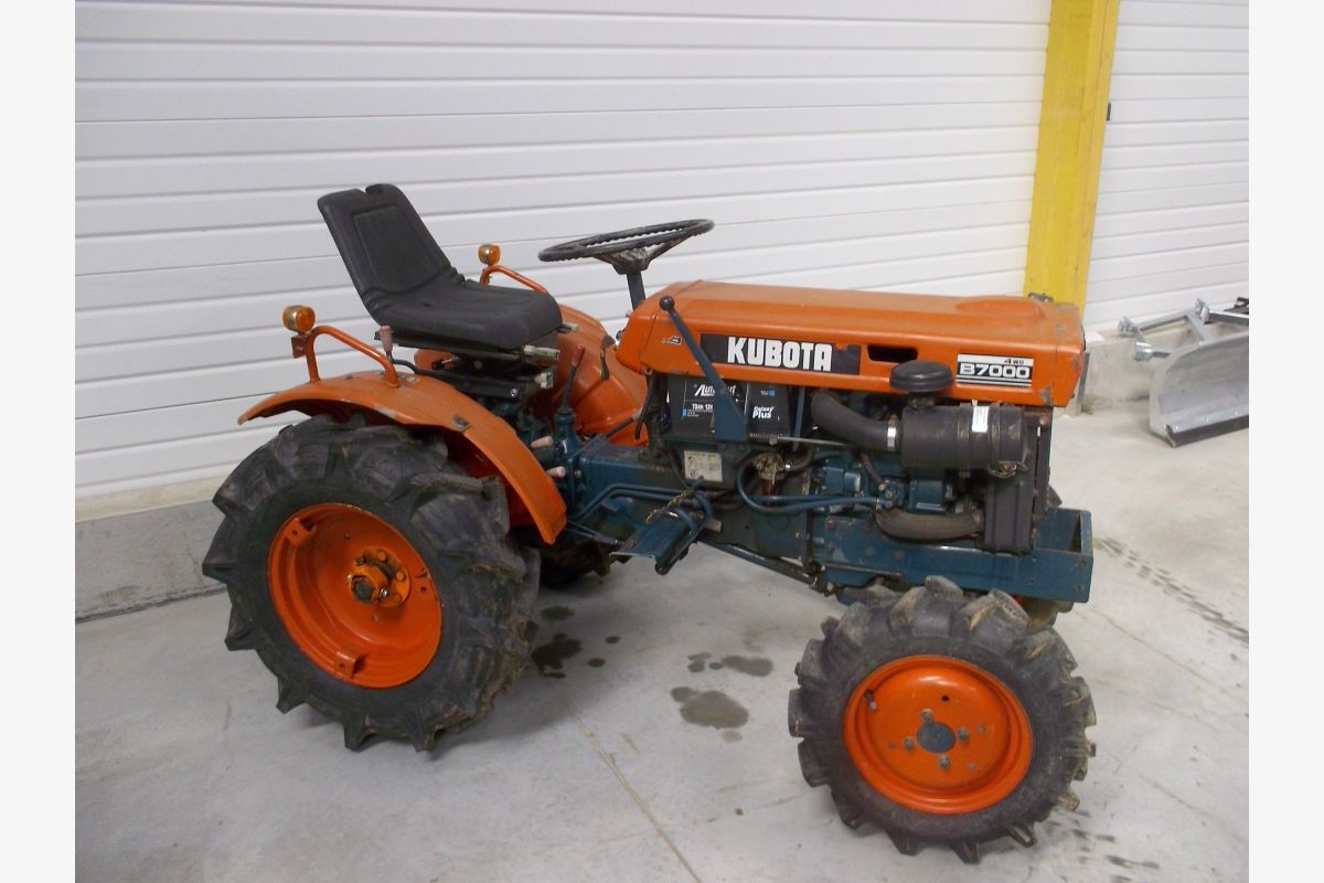 Photo 1 Tracteur Kubota B7000