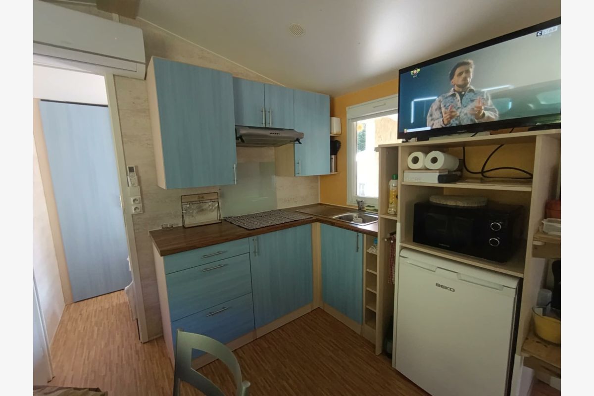 MOBIL HOME sur camping  - 30242649_643951a82a0f6dac5351bf0f191ef7d1.jpg