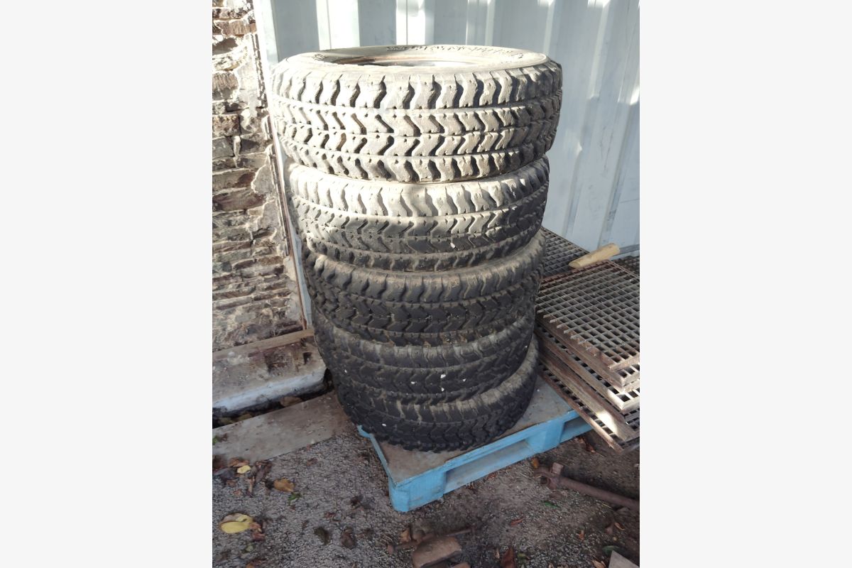 Pneus 4x4 suzuki - 30242738_5417aeee51ebb18083453a447e1a1747.jpg