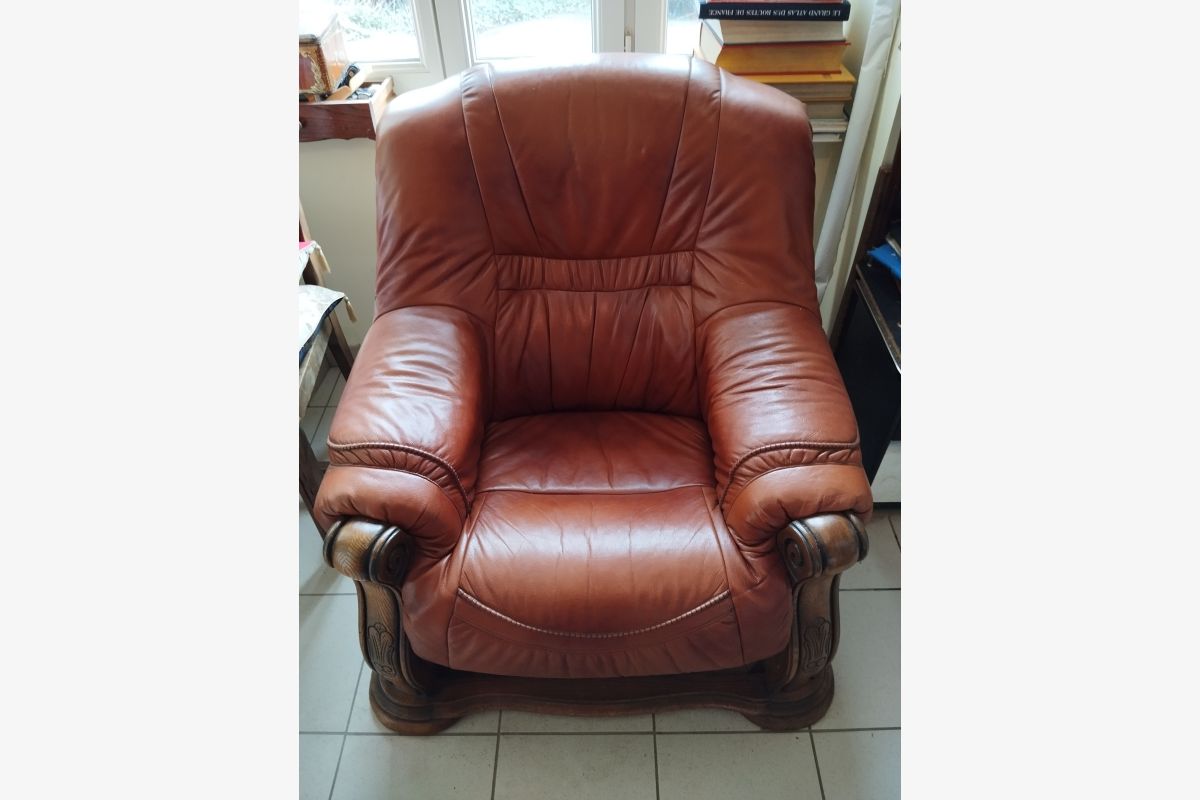 Canapé cuir - 30242740_b324d9bb836225cb1b09edadc7ac1c78.jpg