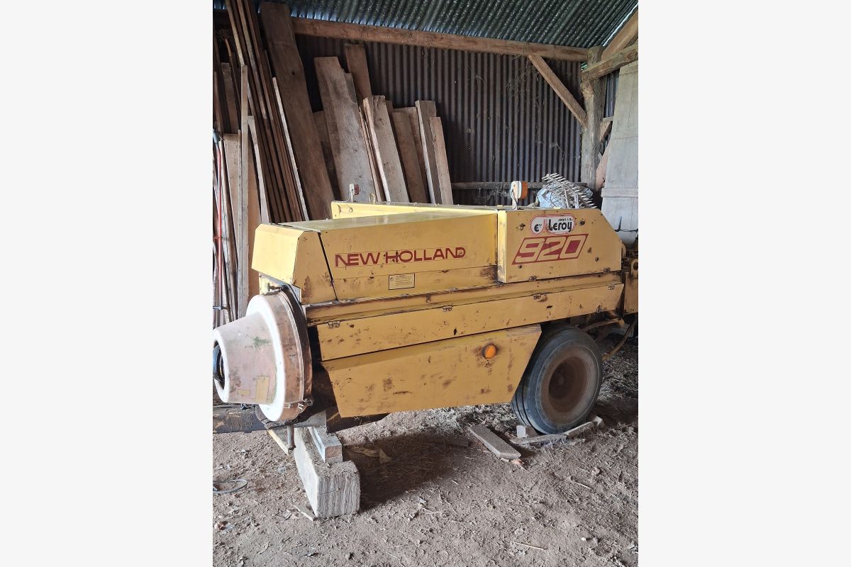 Botteleuse New Holland  - 30242745_b2152b7a6662b6208e65b64a143286de.jpg