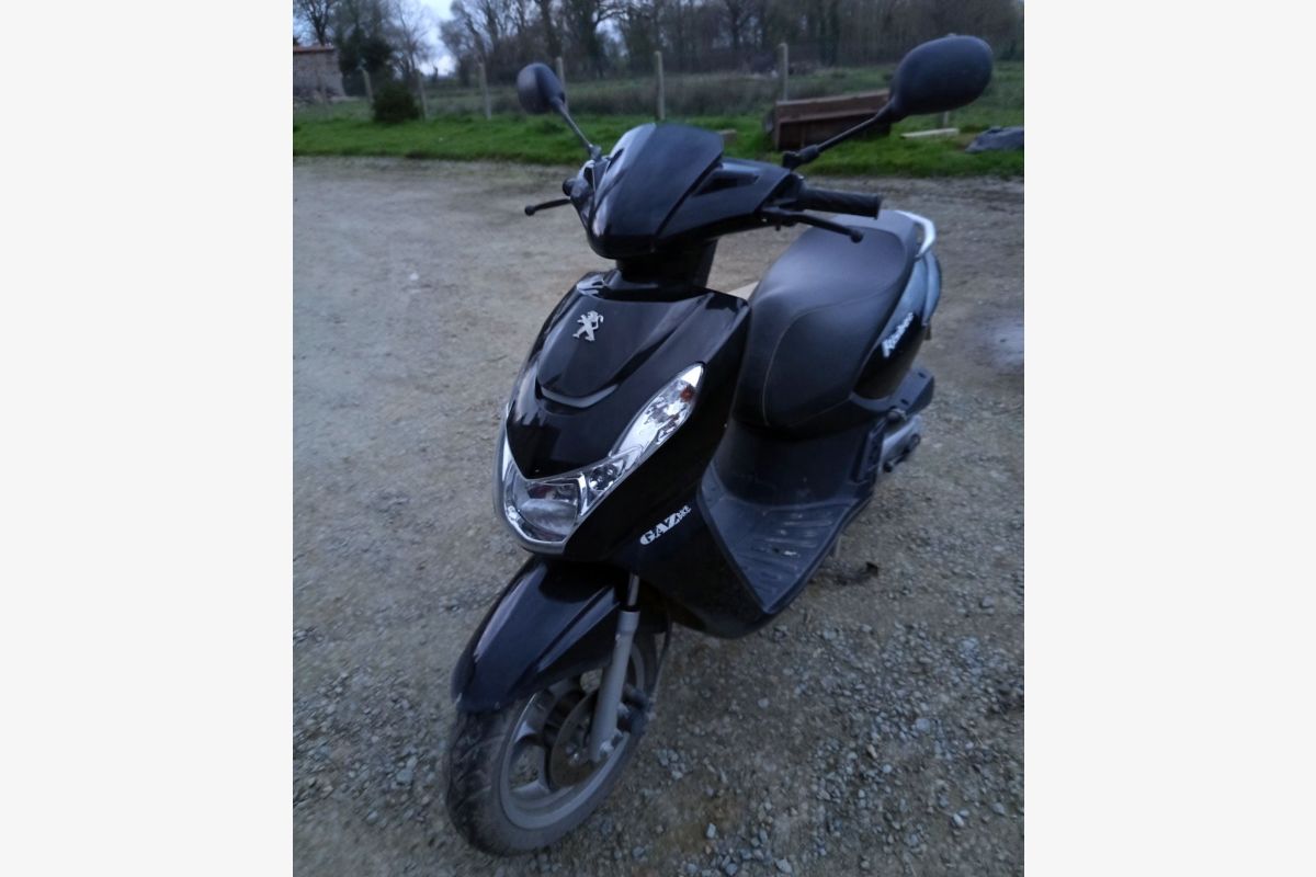 Photo 1 Scooter Peugeot Kisbee